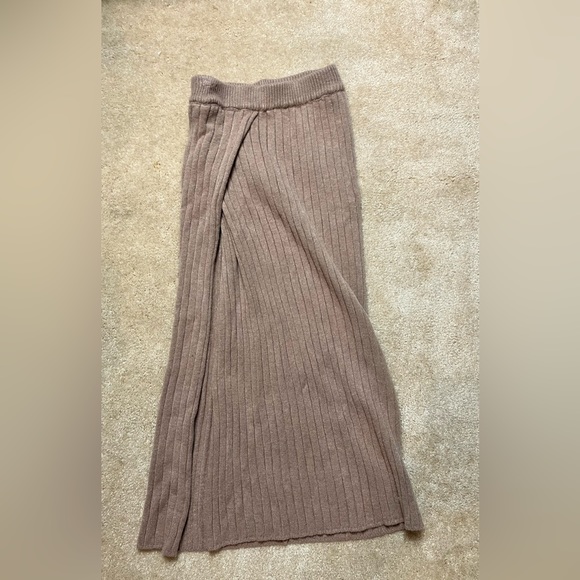 Long skirt. Spring fall winter - Picture 1 of 1